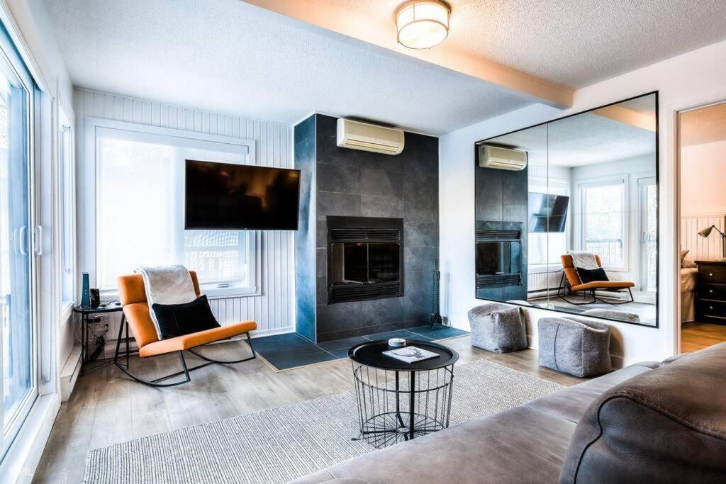 Chic Mt-Tremblant Condo With View On The Lake By Denstays Монт-Тремблант Екстериор снимка