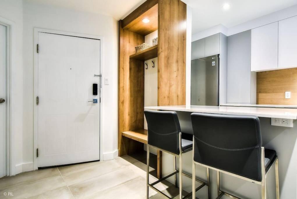 Chic Mt-Tremblant Condo With View On The Lake By Denstays Монт-Тремблант Екстериор снимка